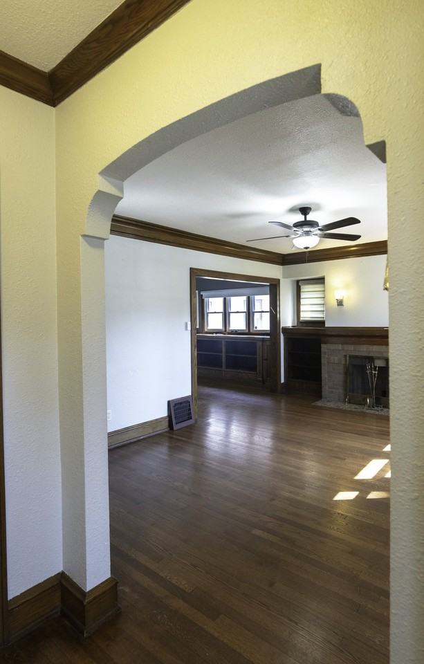 3260 N 50th St - Photo 2 of 8
