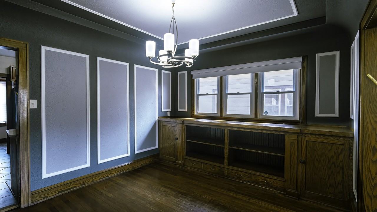 3260 N 50th St - Photo 4 of 8