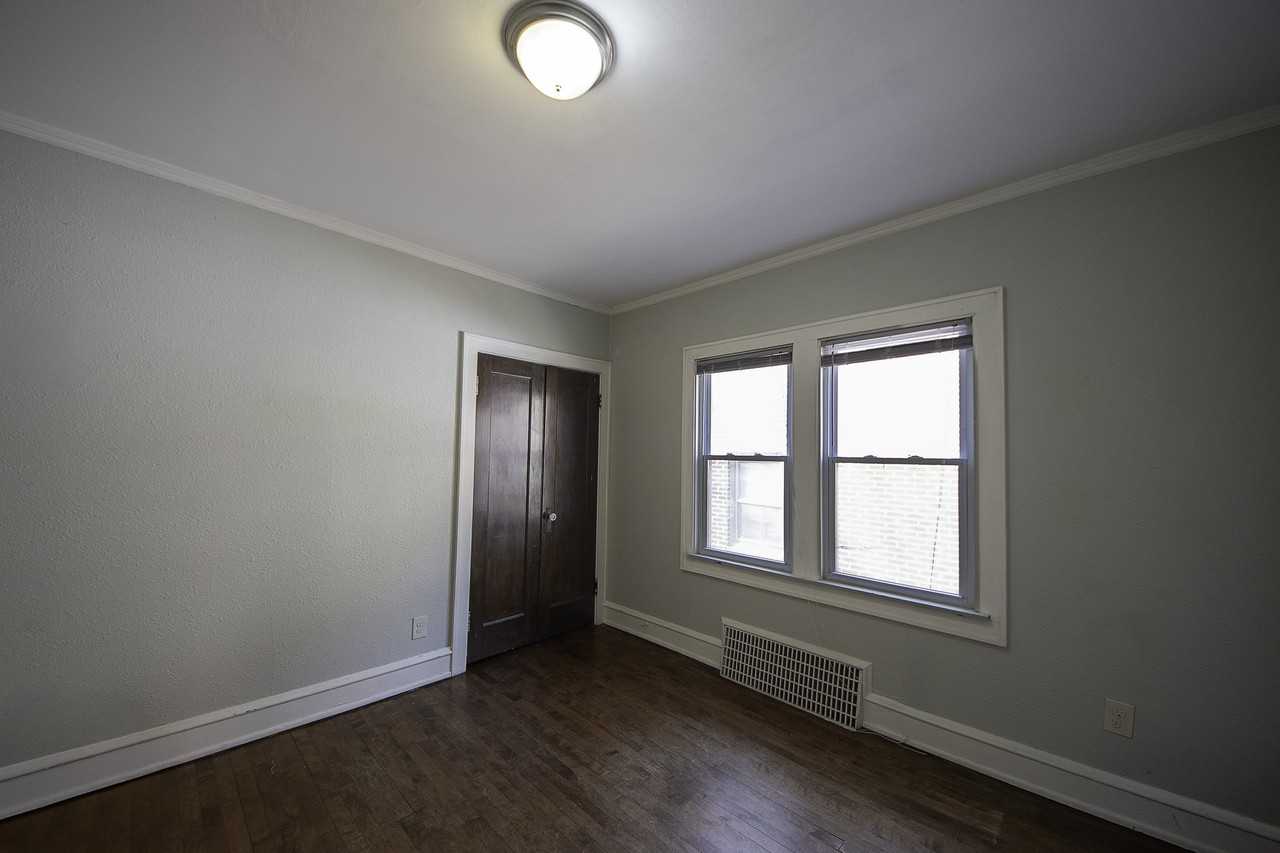 3260 N 50th St - Photo 5 of 8