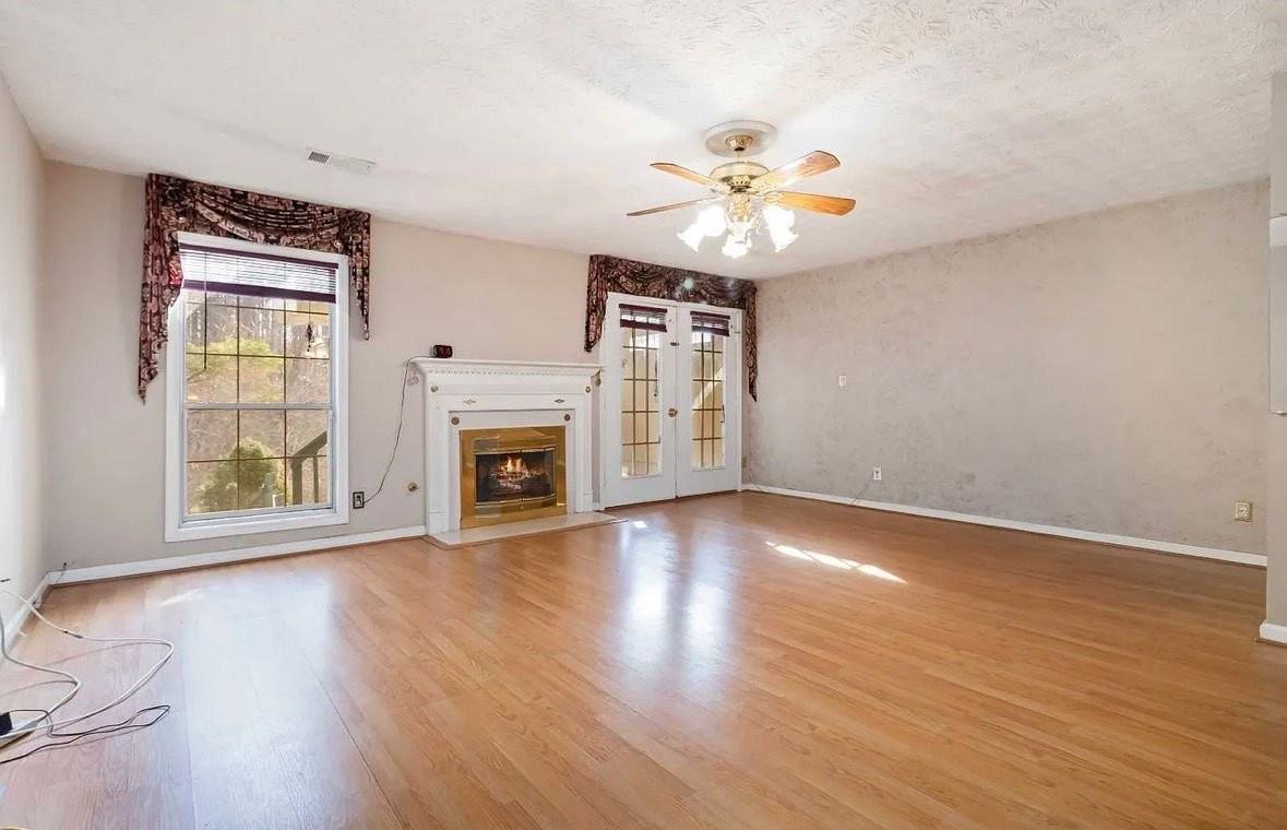 1505 Idlewood Rd - Photo 2 of 9