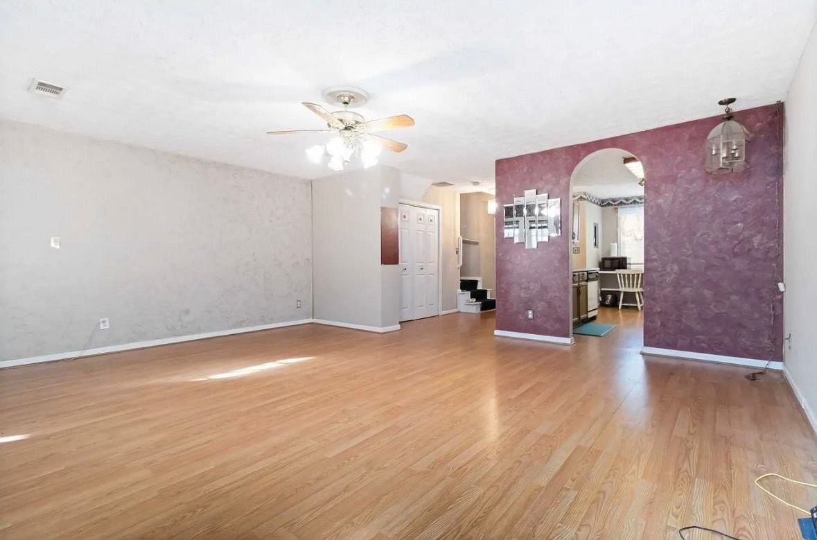 1505 Idlewood Rd - Photo 3 of 9