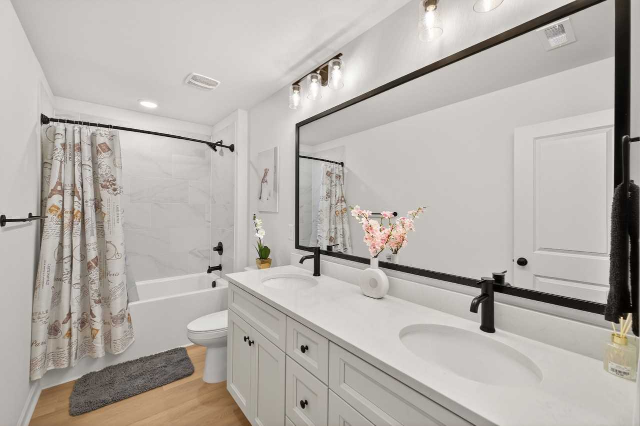 13443 Main Dr - Photo 3 of 8
