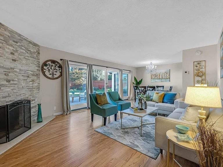 4754 Northdale Dr - Photo 4 of 20