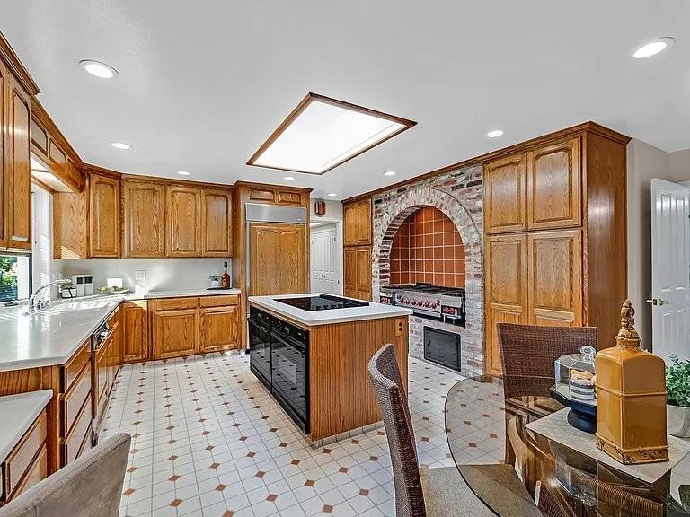 4754 Northdale Dr - Photo 6 of 20