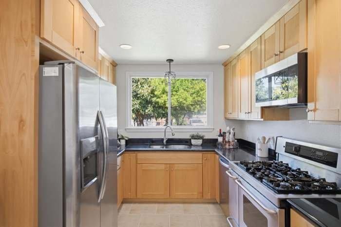 151 Verbena Dr - Photo 4 of 17
