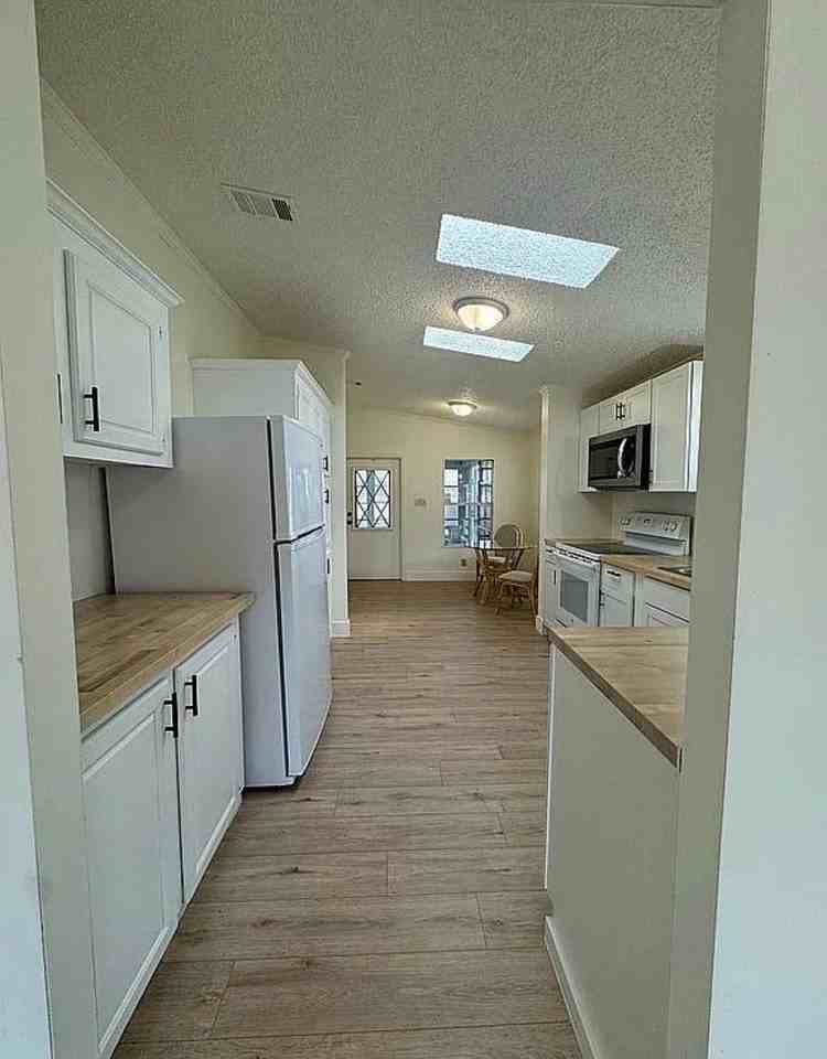 644 Jeremy Dr - Photo 4 of 10