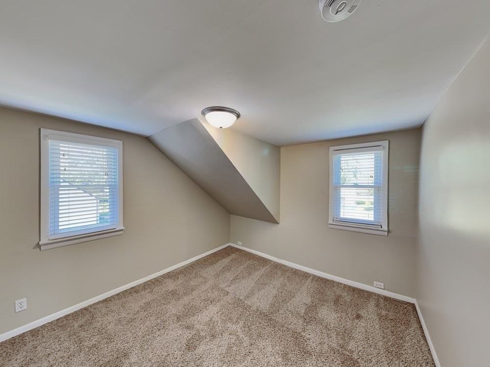7930 Long Ave - Photo 4 of 8