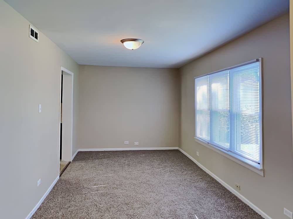 7930 Long Ave - Photo 7 of 8