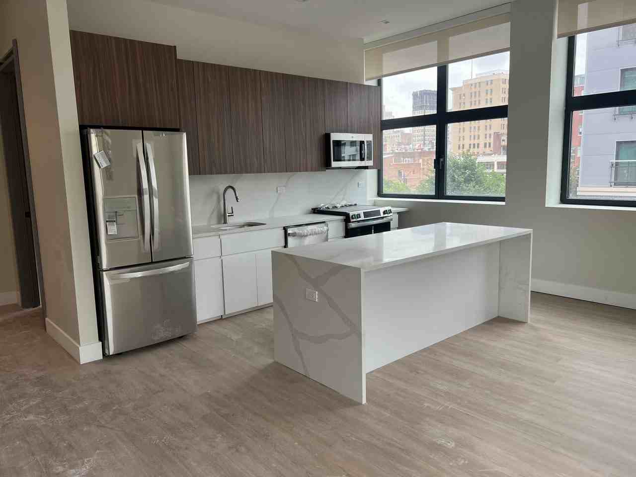 303 Washington St - Photo 4 of 9