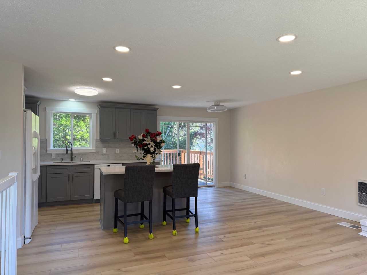 15300 Ne 39th St - Photo 3 of 20