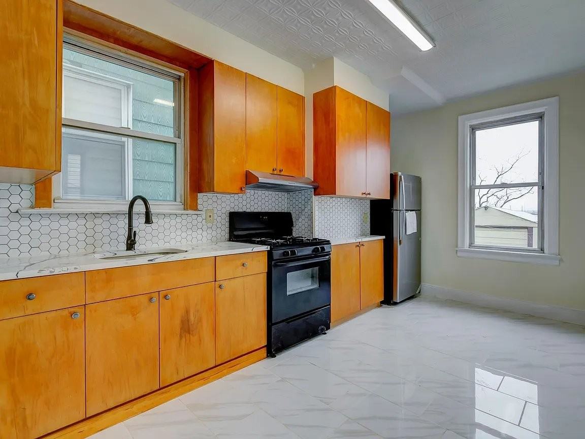667 Liberty Ave #1 - Photo 3 of 7