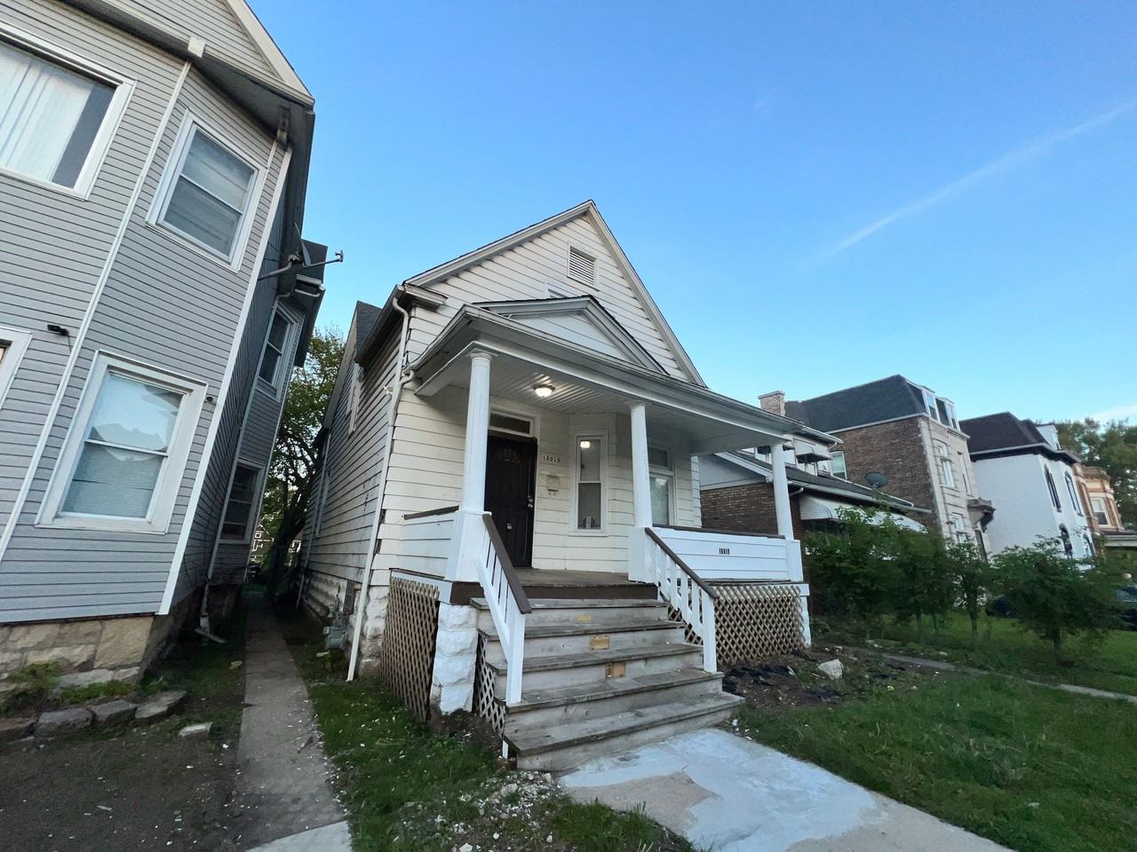12015 S Stewart Ave - Photo 3 of 19