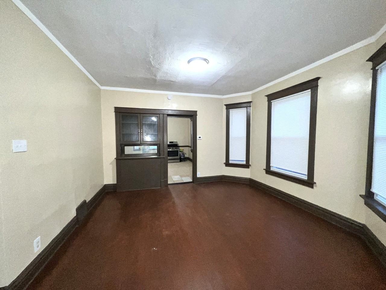 12015 S Stewart Ave - Photo 6 of 19