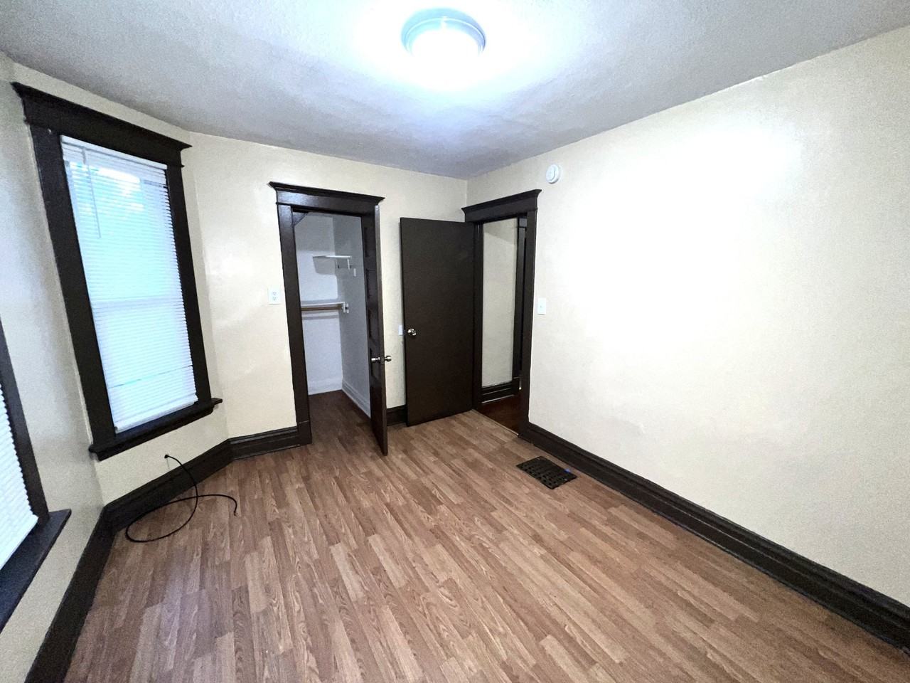 12015 S Stewart Ave - Photo 5 of 22