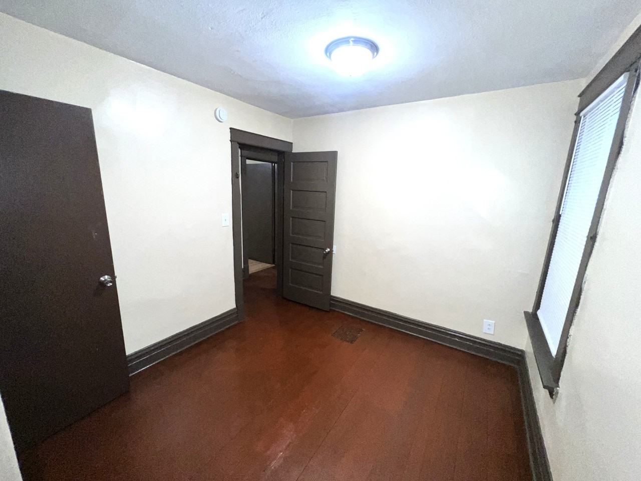 12015 S Stewart Ave - Photo 7 of 22