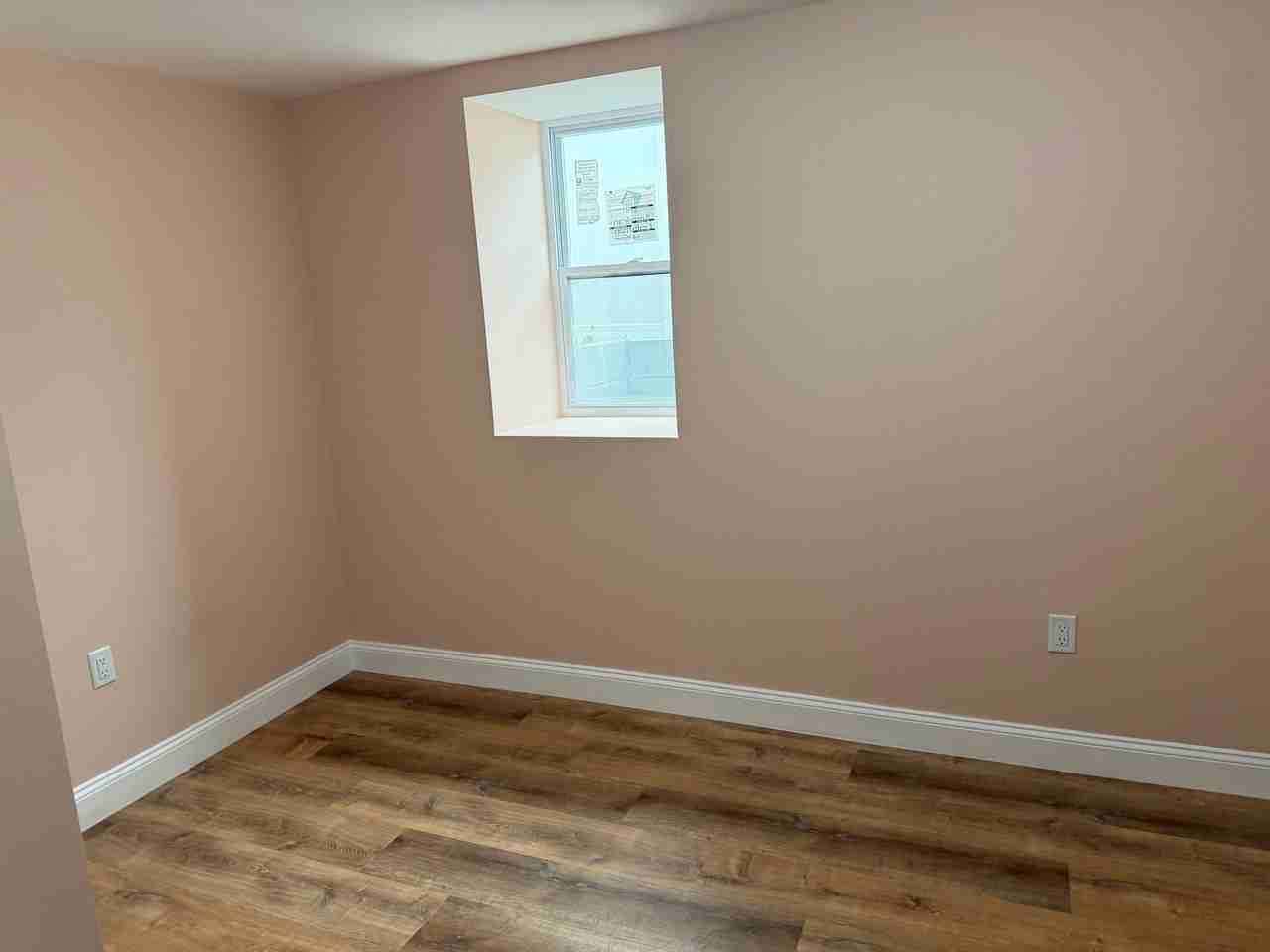 70 Lowe St - Photo 5 of 6