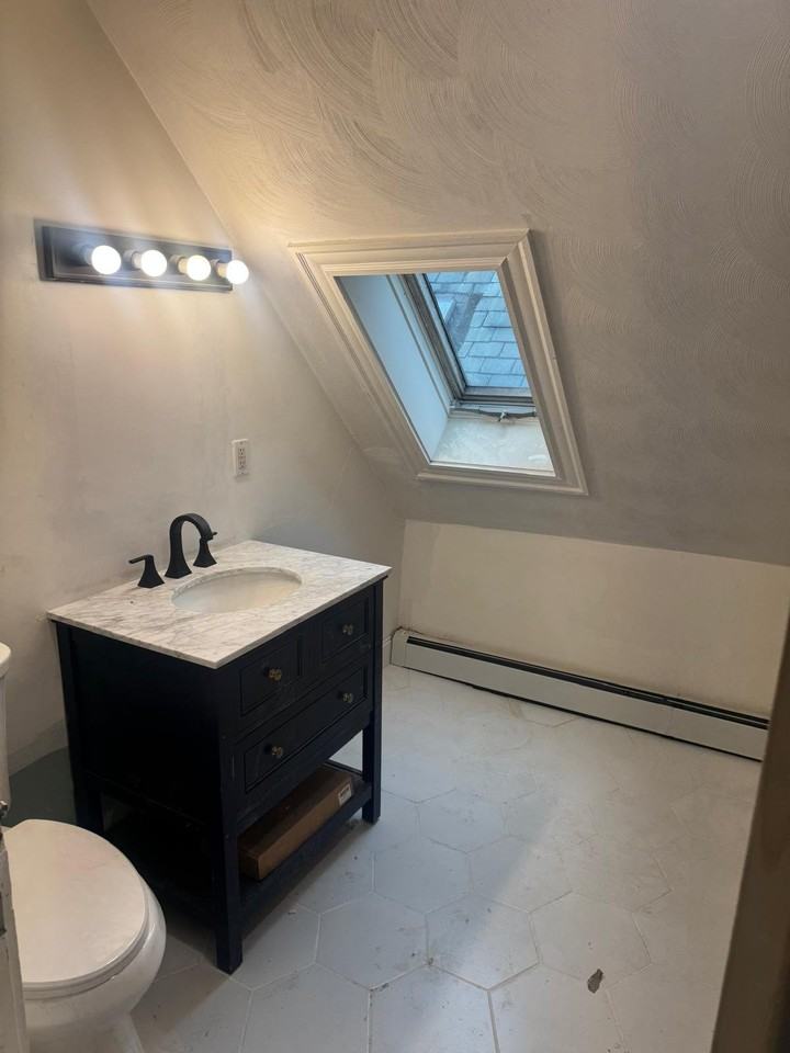 140 S Common St #3 - Photo 4 of 8