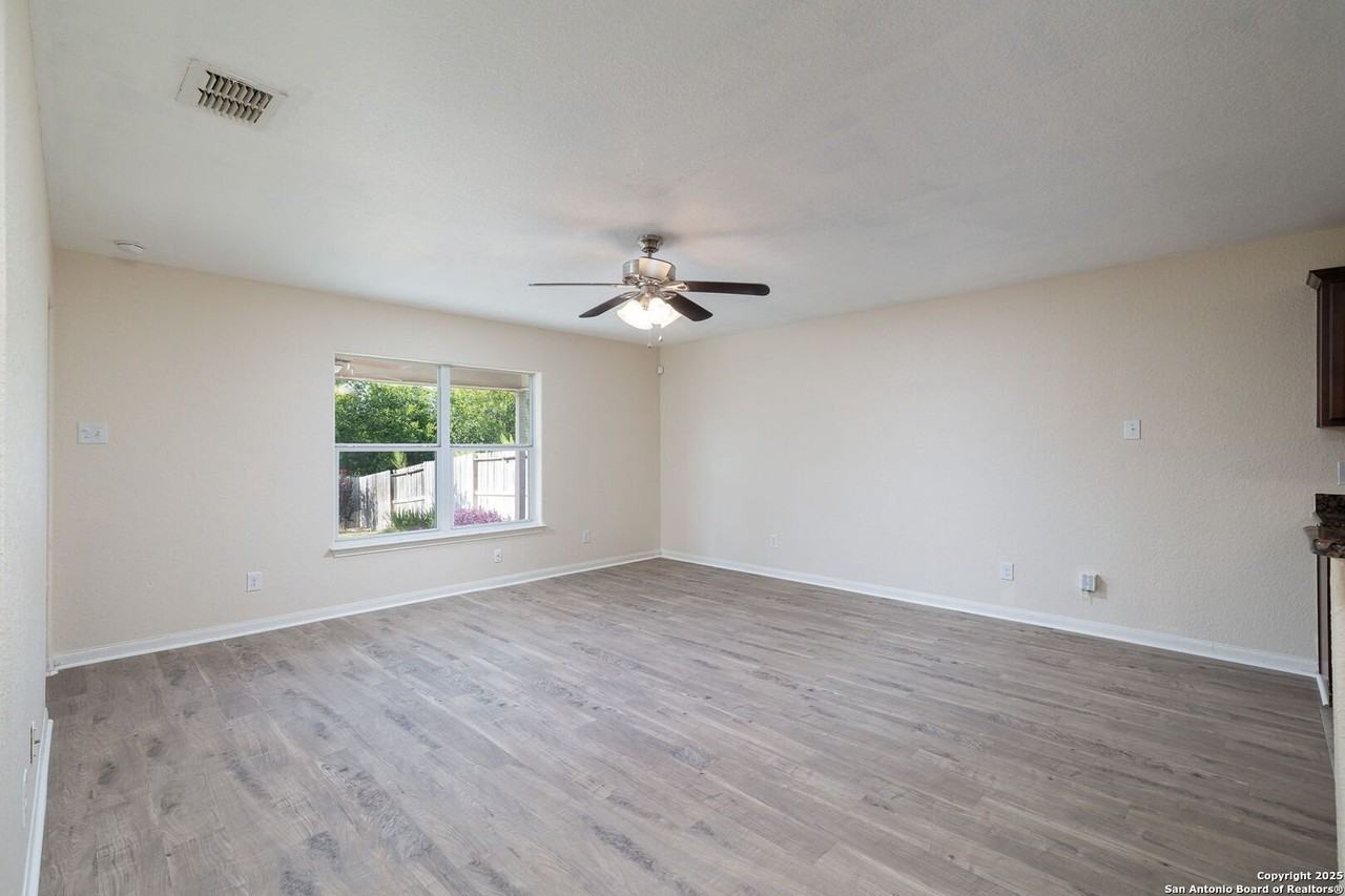 6507 Luckey Sq - Photo 3 of 5
