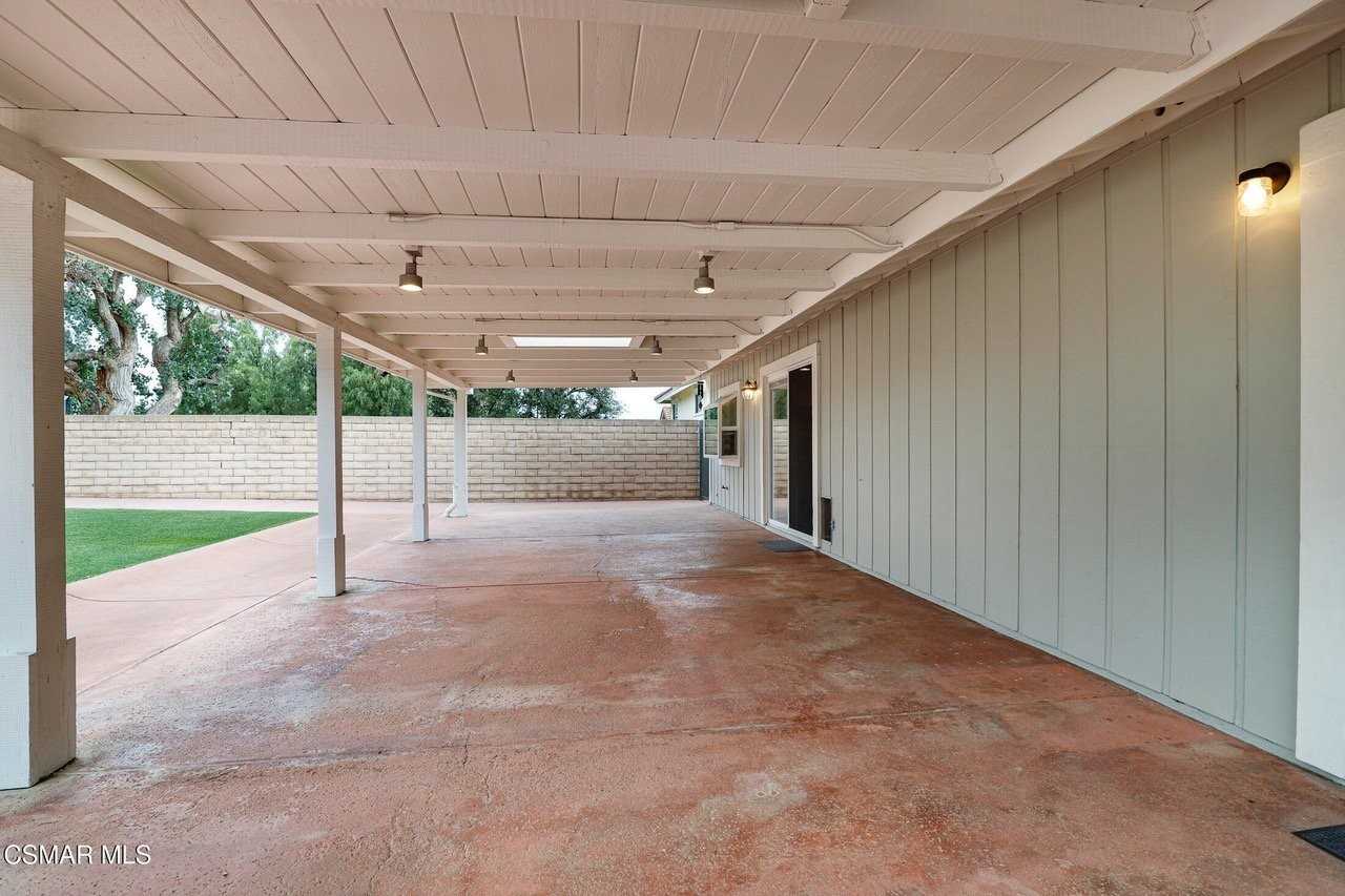 11 Corinne Dr - Photo 2 of 20