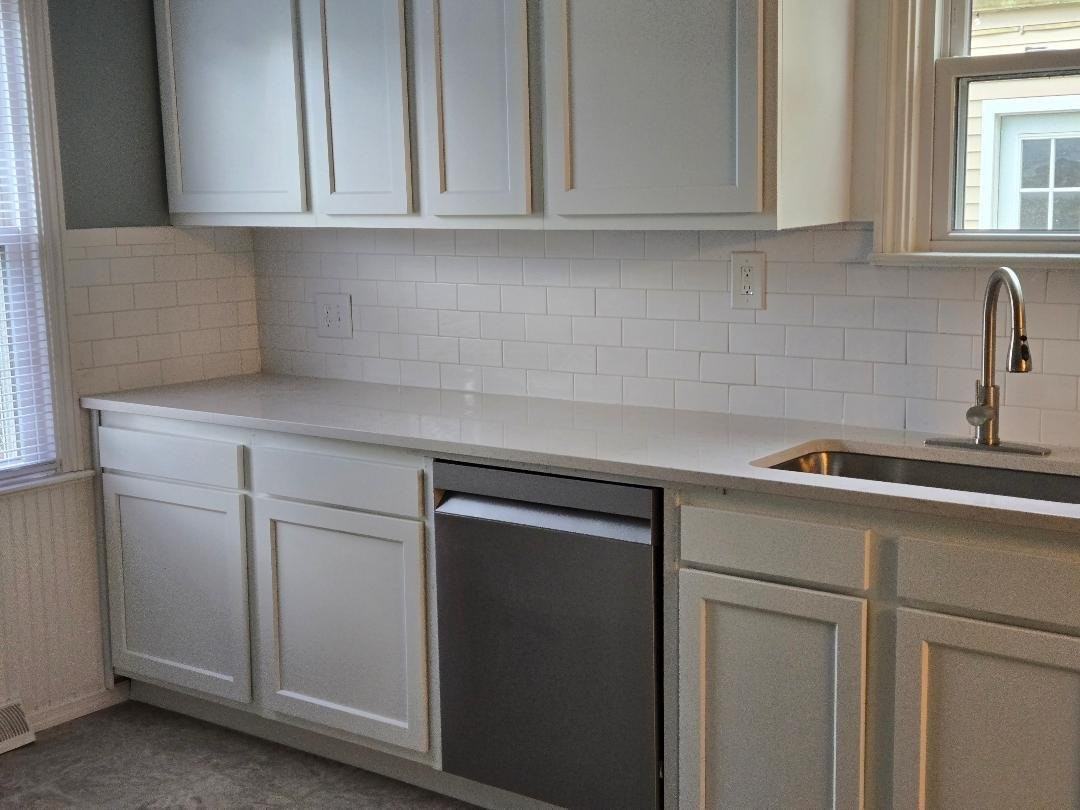 1639 Hagley Rd - Photo 2 of 8
