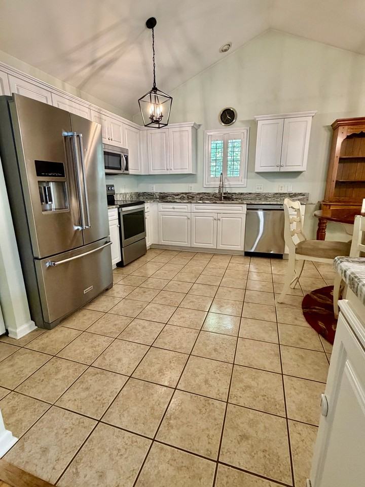 2412 Brick Dr - Photo 7 of 20