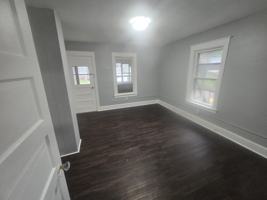 featured image of 19 Seymour St #3