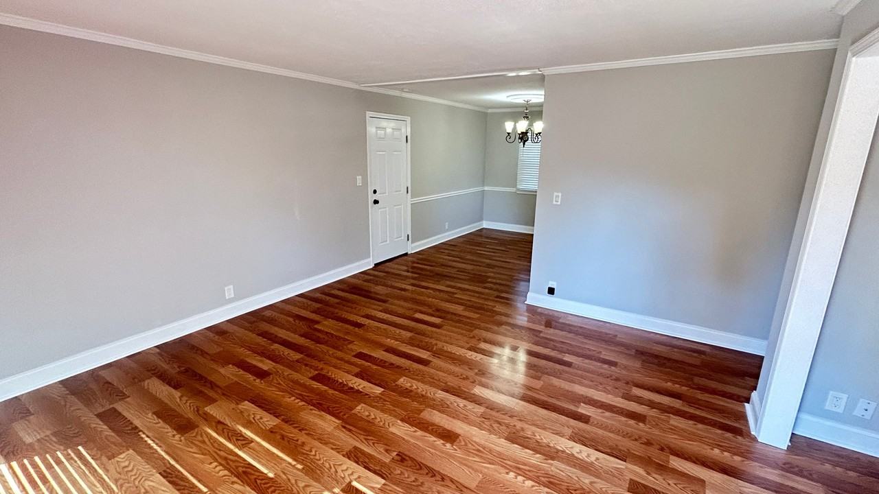 2110 Keeneland Blvd - Photo 2 of 10