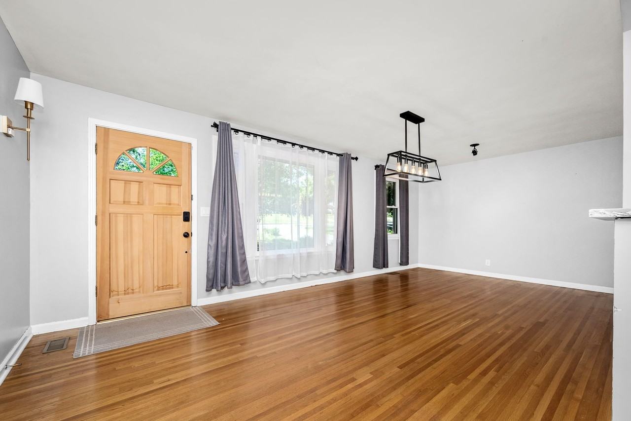 4812 E Longdale Dr - Photo 4 of 20
