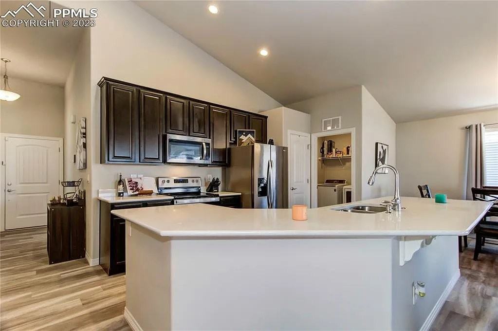 6512 Tillamook Dr - Photo 6 of 20