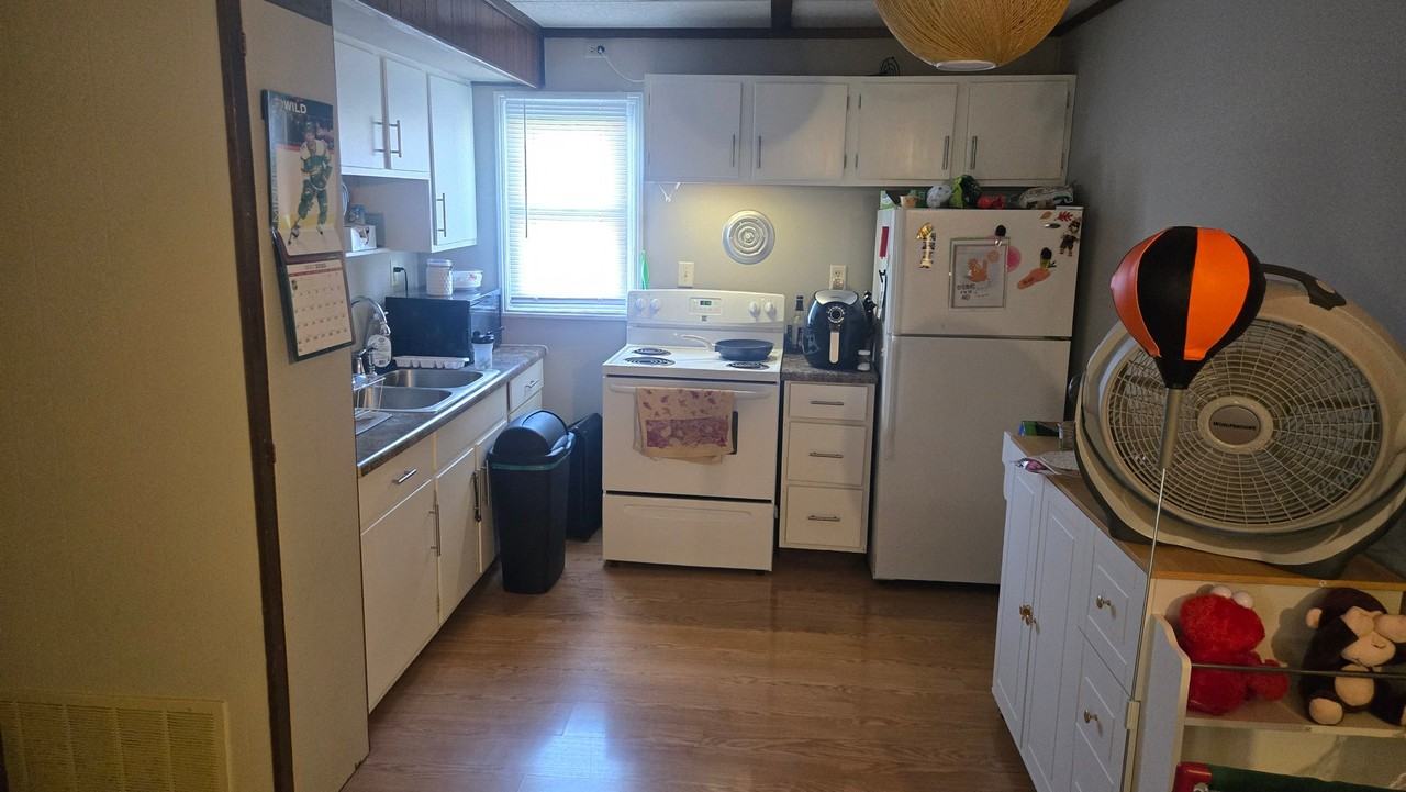 818 2nd Ave #1 - Photo 3 of 7