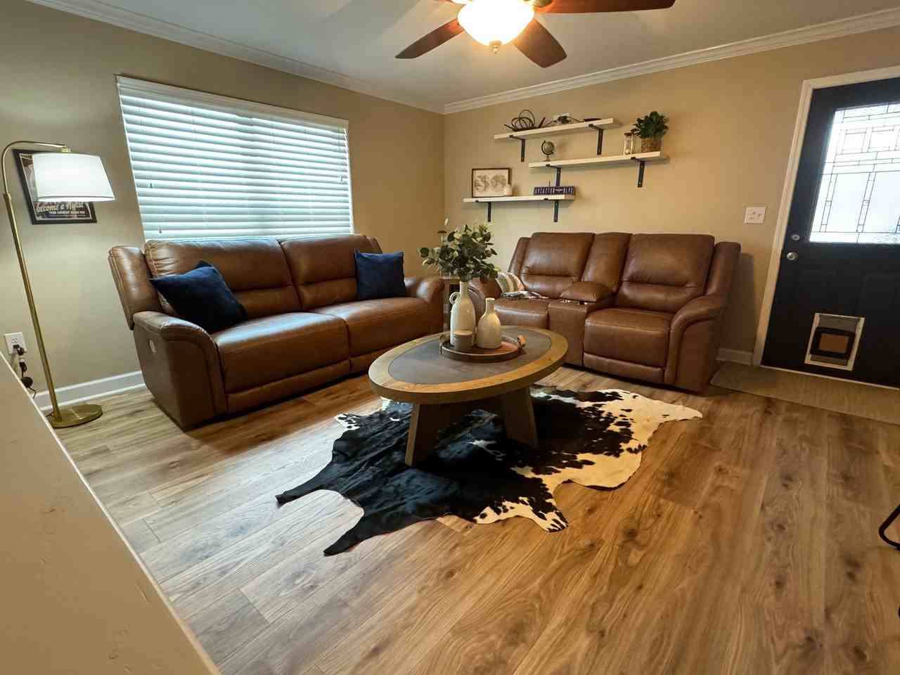 8061 Nora Ln - Photo 3 of 12