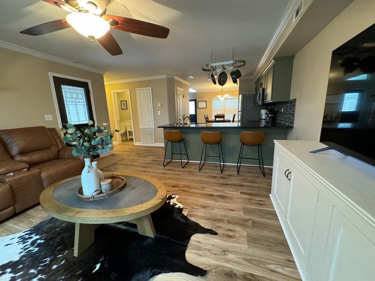 8061 Nora Ln - Photo 4 of 12