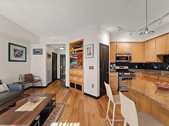 500 E Grant St #22 - Photo 6 of 19