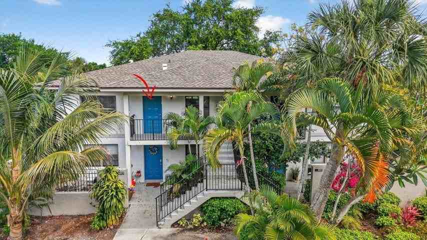 3011 Sw 21st Ter - Photo 3 of 8