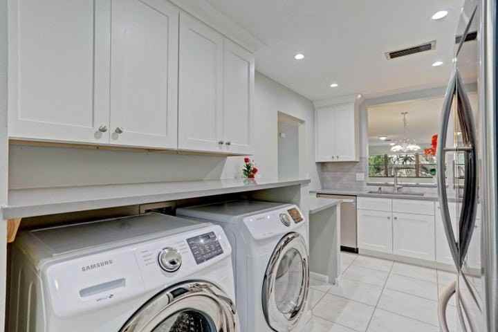 3011 Sw 21st Ter - Photo 5 of 8