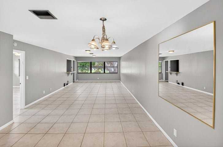 3011 Sw 21st Ter - Photo 6 of 8