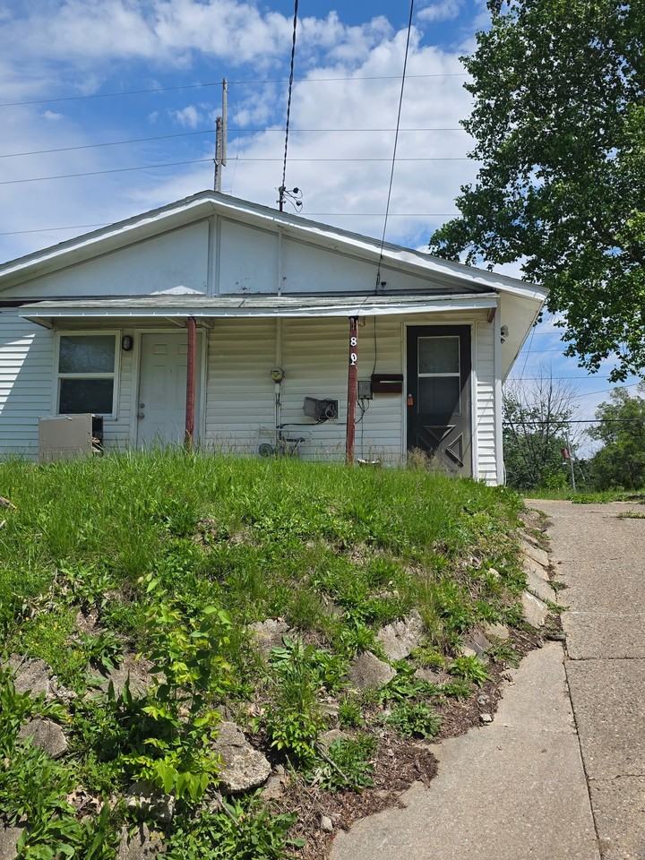 801 E Cantrell Heights St - Photo 5 of 20