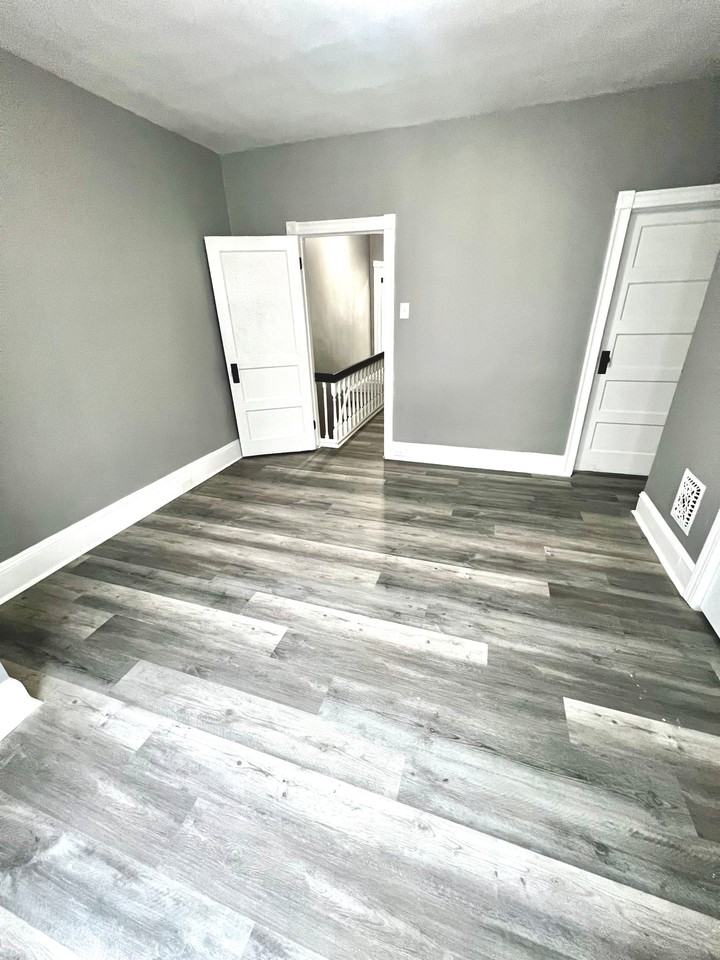 155 N Robinson St #155 - Photo 7 of 19