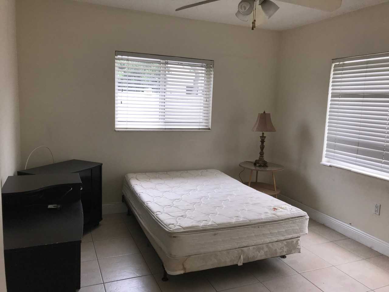 260 Sw 7th St - Photo 5 of 20