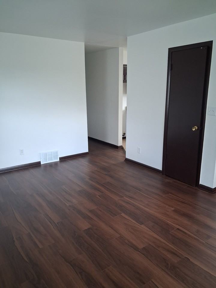 7215 W Florist Ave - Photo 2 of 10