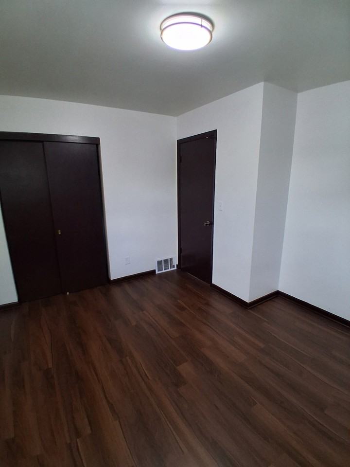 7215 W Florist Ave - Photo 5 of 10