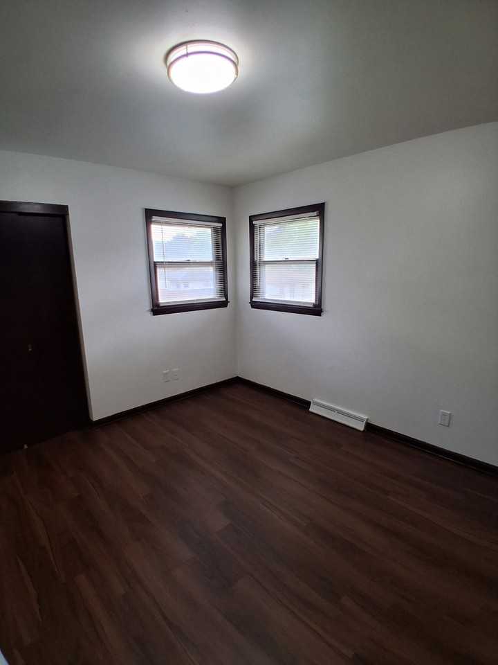 7215 W Florist Ave - Photo 6 of 10