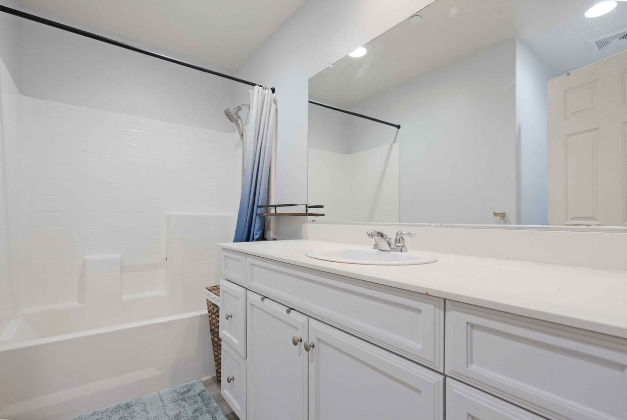 1224 Los Olivos St - Photo 7 of 20