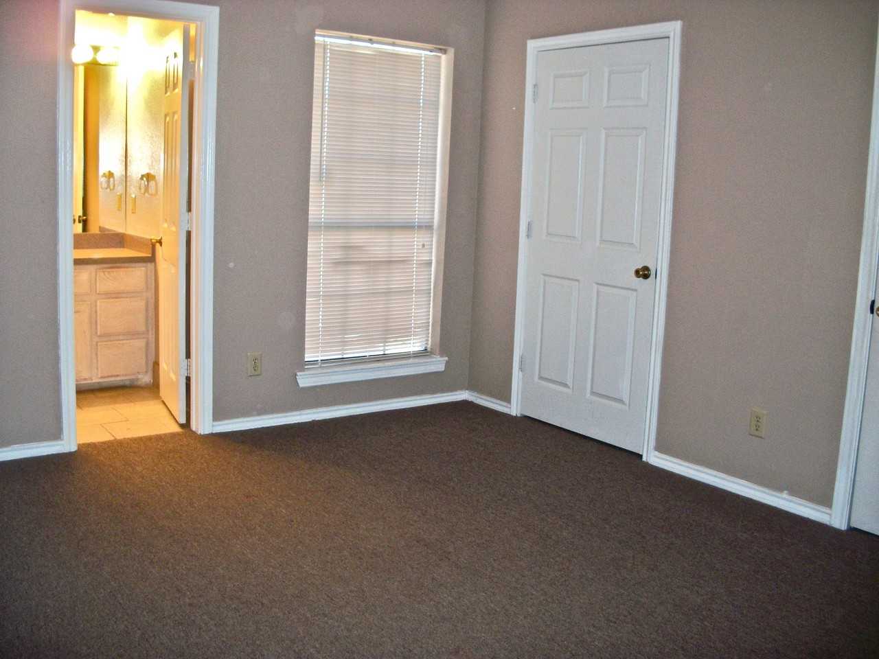 112 Obrien Ct - Photo 4 of 9