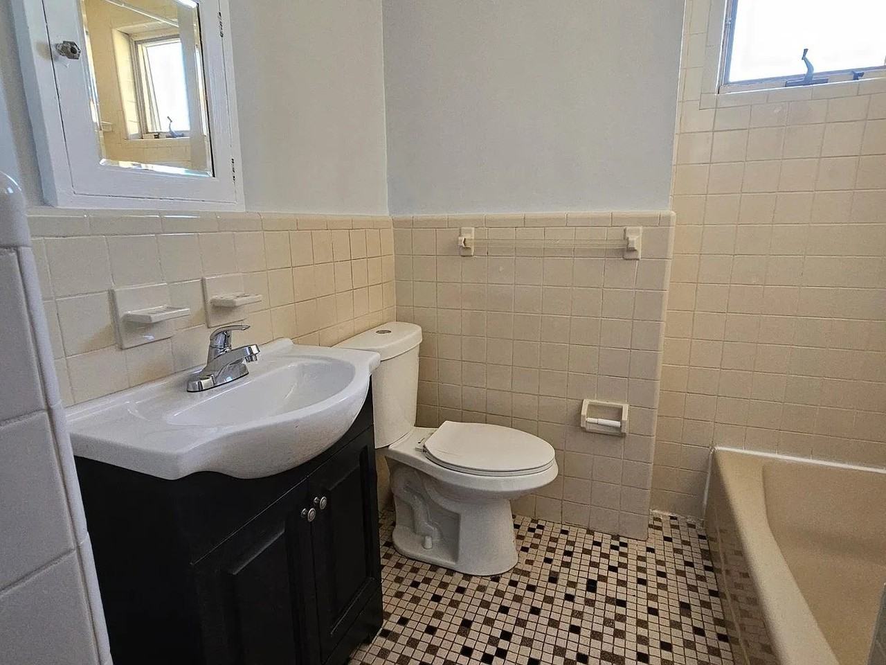 58 Madison Ave #2 - Photo 4 of 5