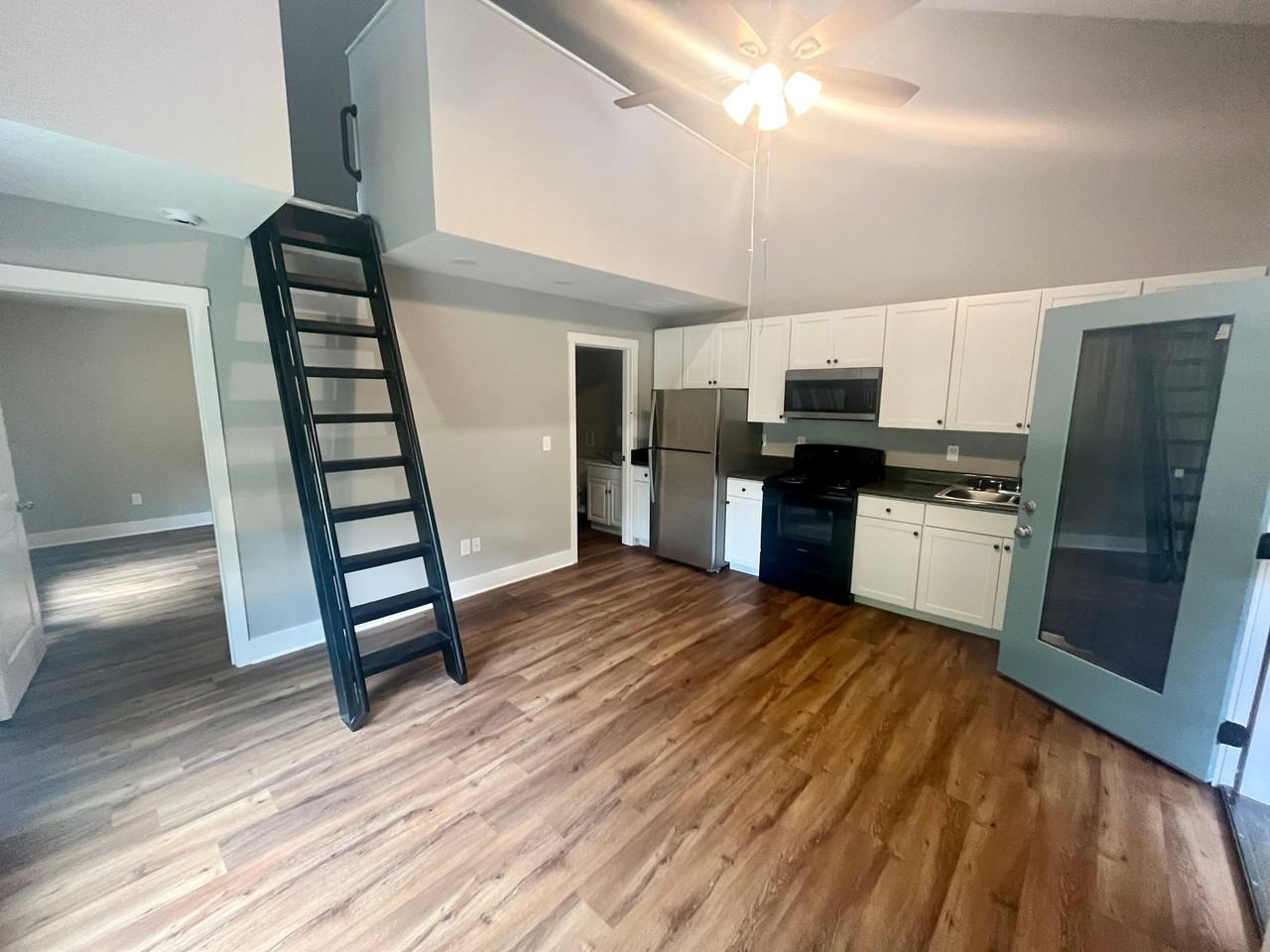 60 Phillips Rd #D - Photo 2 of 12