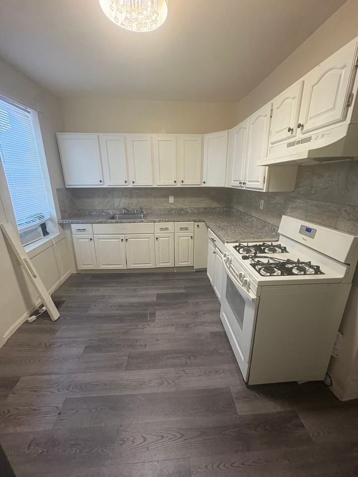 1617 N Warwick Ave - Photo 7 of 16