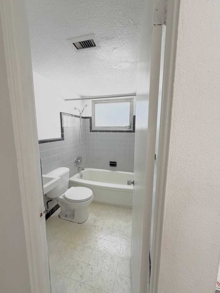 2612 68th Ave N - Photo 5 of 13