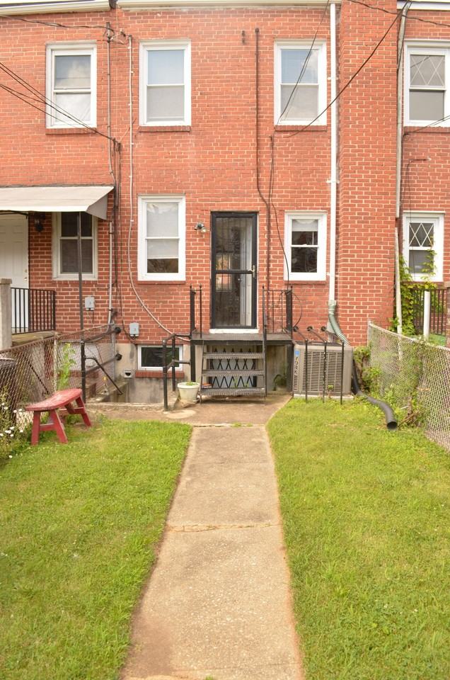 5119 Nelson Ave - Photo 3 of 10
