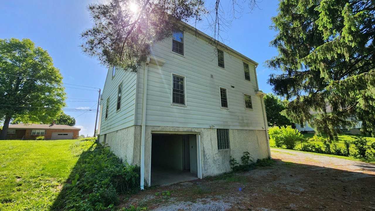 7771 Cheviot Rd - Photo 3 of 19